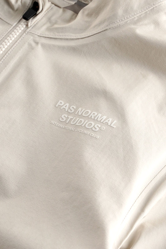 MECHANISM RAIN JACKET OFF WHITE