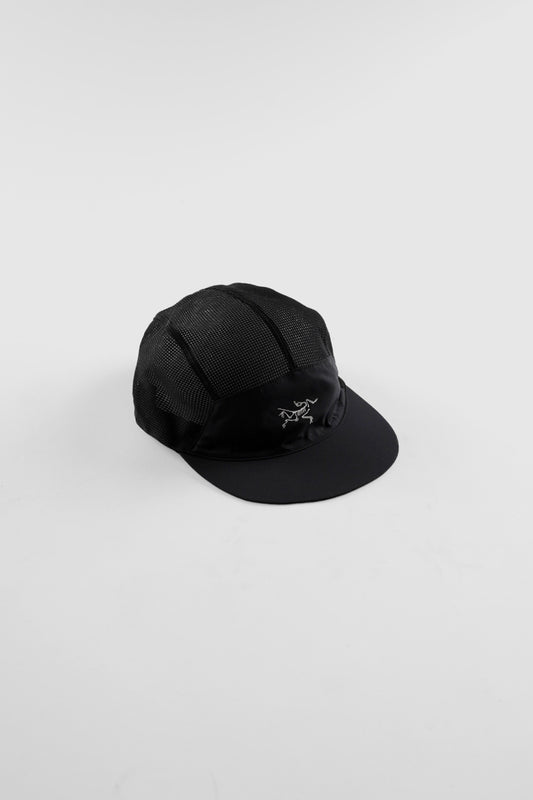 CASQUETTE NORVAN MESH 5 PANEL BLACK ET ARTIC SILK