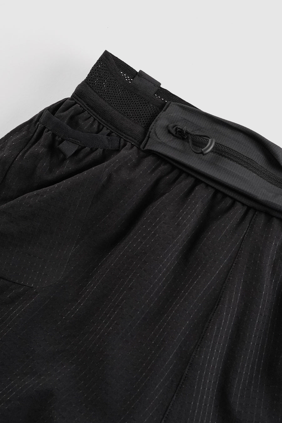 BLACK 5" SHORTS METARUN