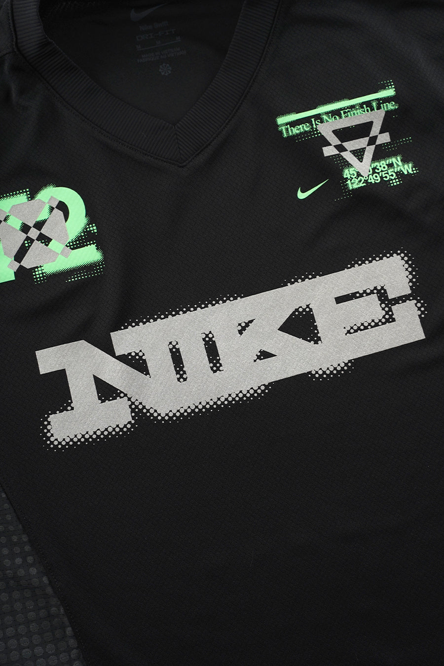 HAUT MANCHES LONGUES NIKE SWIFT NOIR