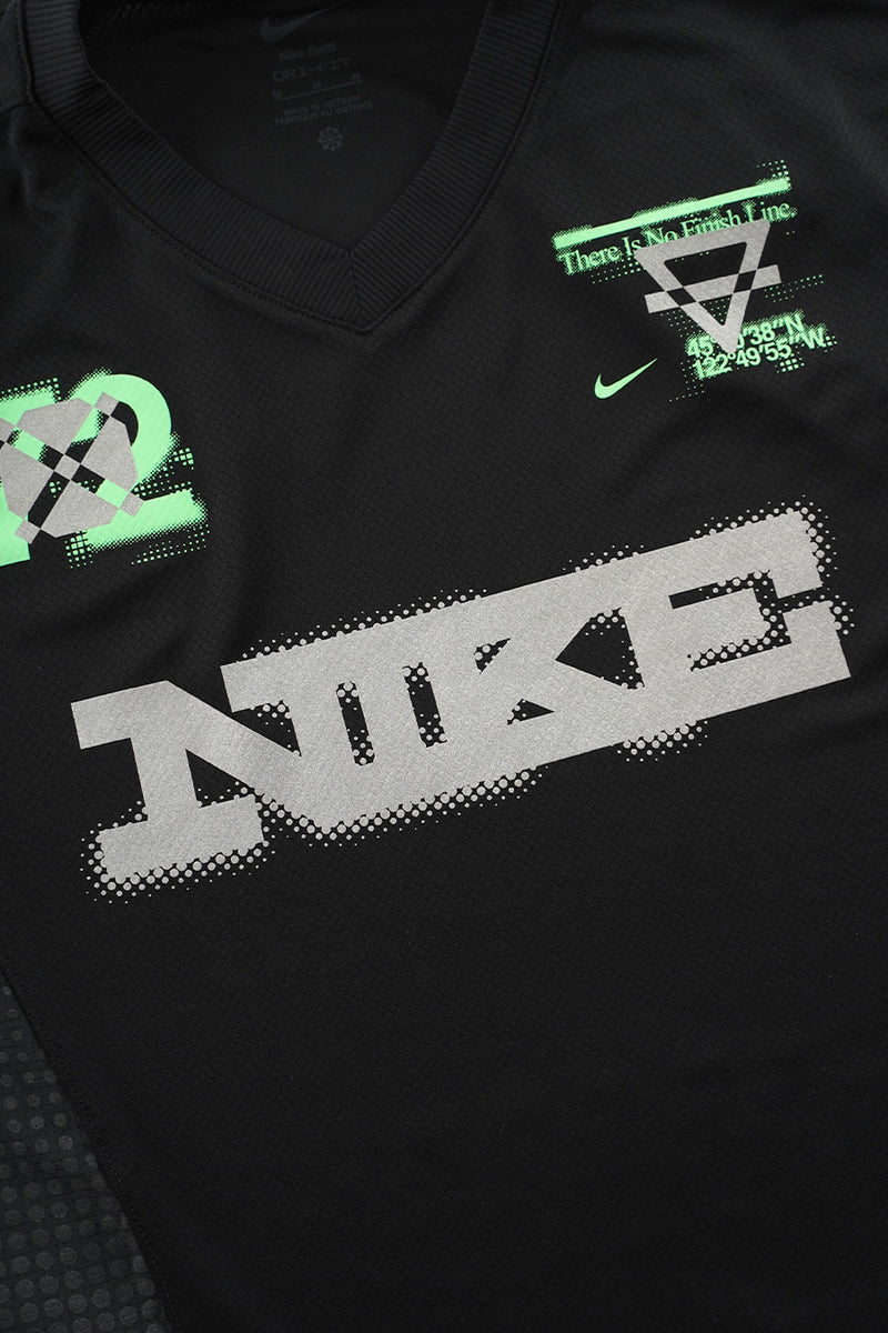 HAUT MANCHES LONGUES NIKE SWIFT NOIR
