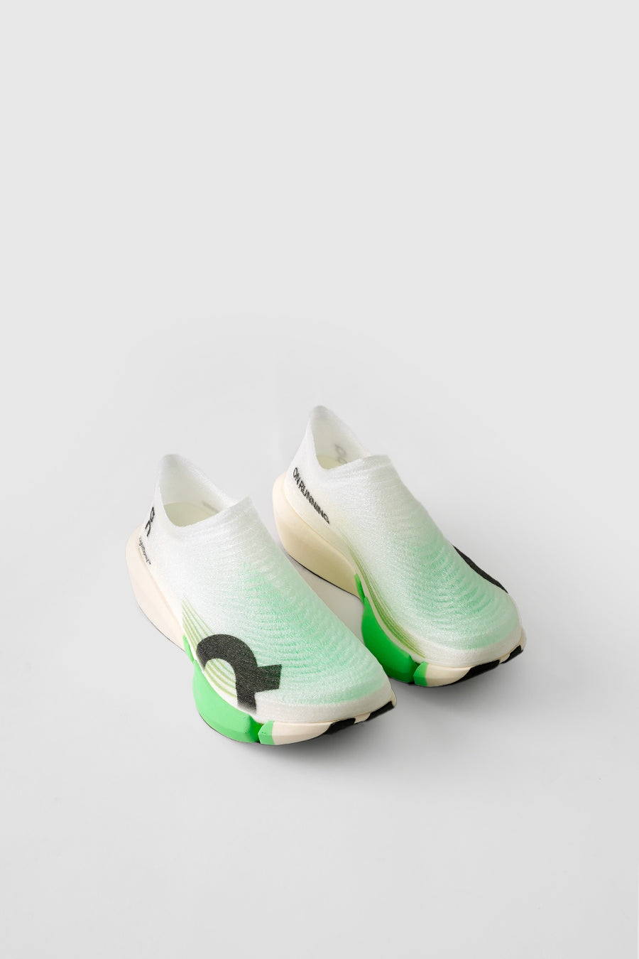 WHITE AND VERDITE LIGHTSPRAY CLOUDBOOM STRIKE 2