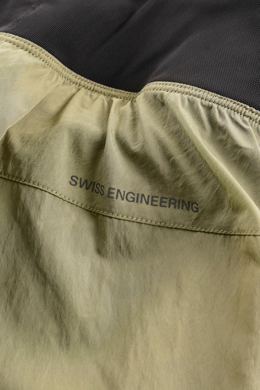 WOMEN PERFORMANCE VOLT SHORTS SAFARI