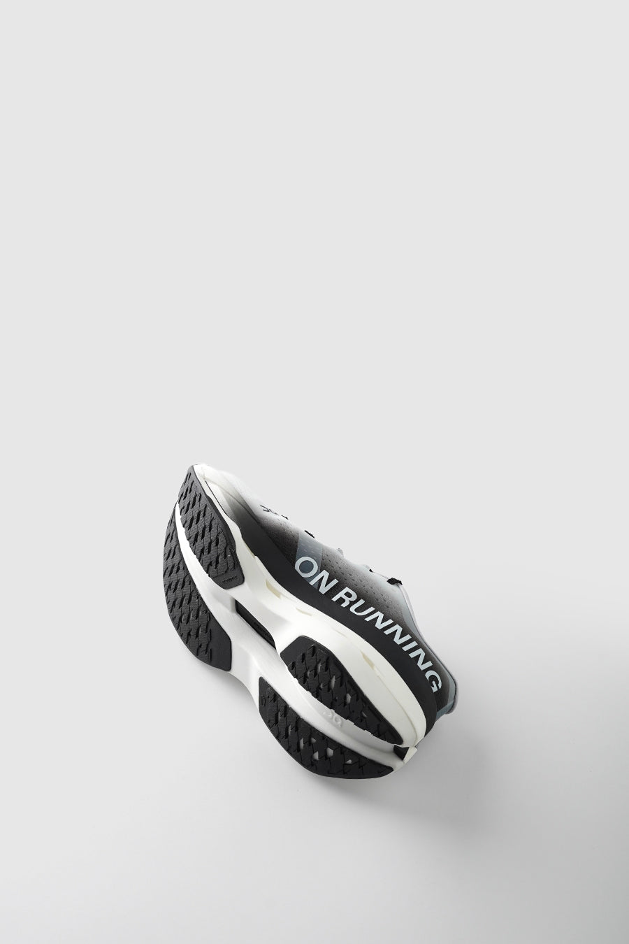 CLOUDBOOM MAX WHITE ET BLACK