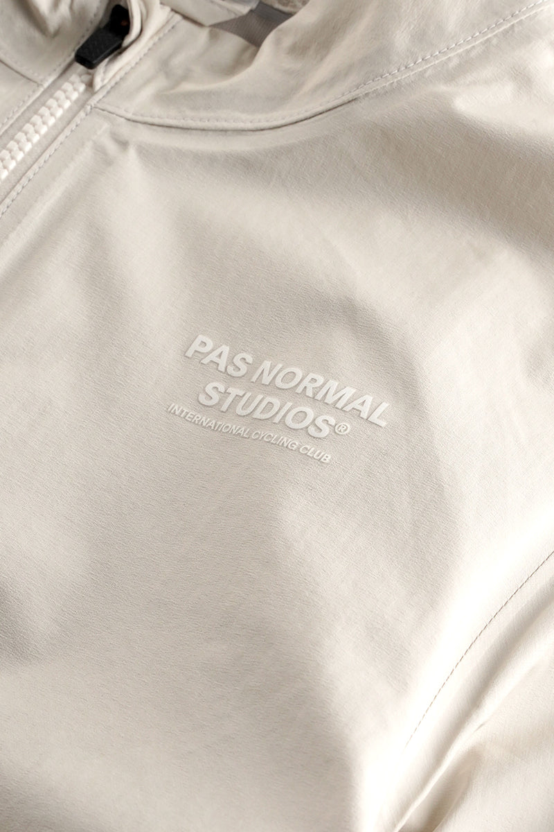 MECHANISM RAIN JACKET OFF WHITE