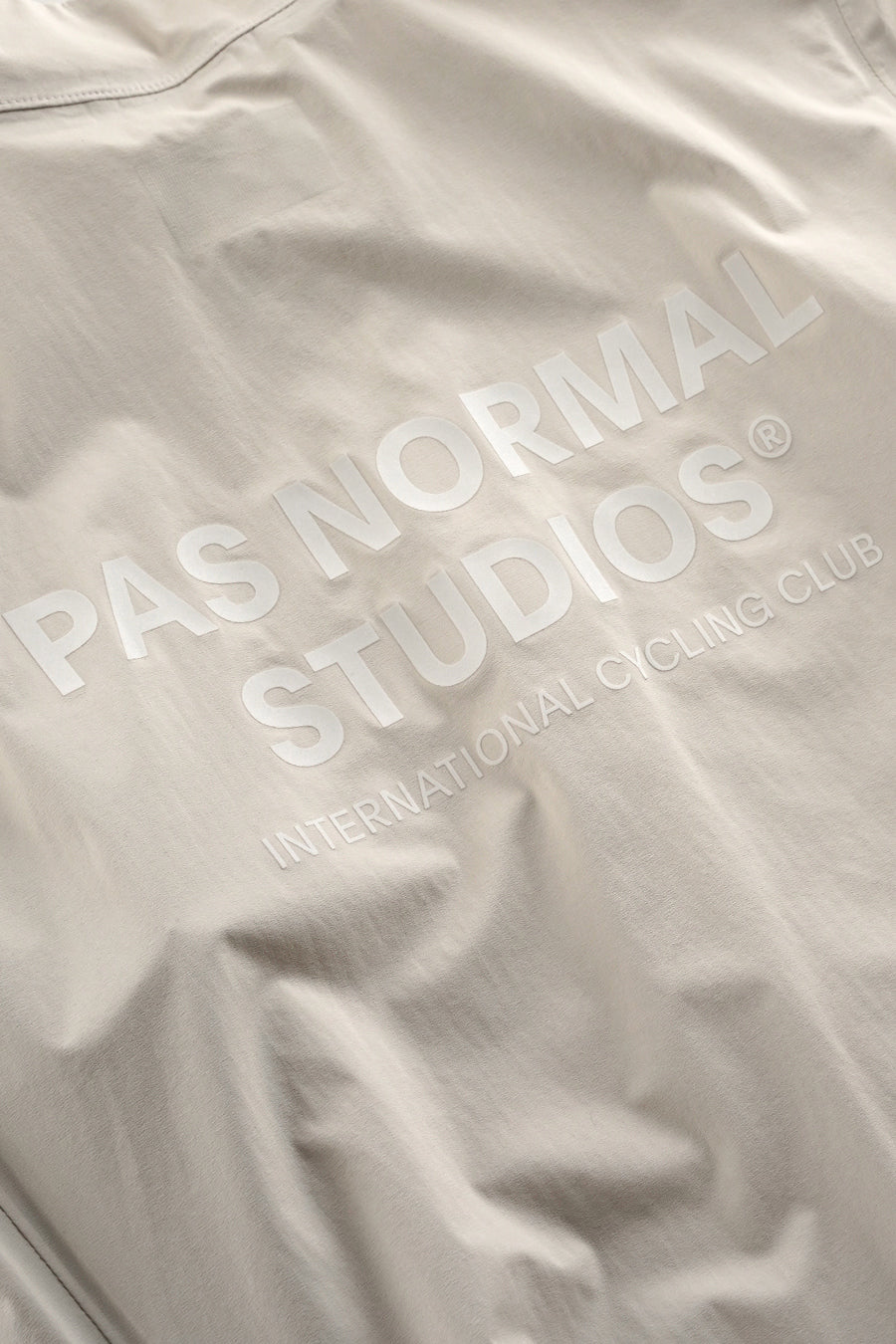 MECHANISM RAIN JACKET OFF WHITE
