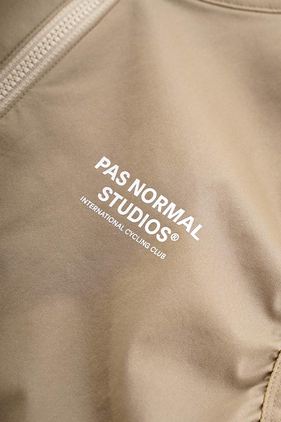 MECHANISM STOW AWAY GILET BEIGE